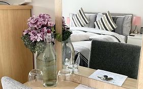 Manchester Escape - Private Room & Bathroom Near Etihad And Coop Arena - Free Secure Parking
